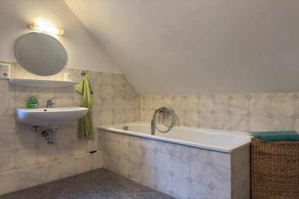 Foto van Ferienhaus mit Weitblick bei Medebach - Vakantiehuis in Medebach - BathRoom