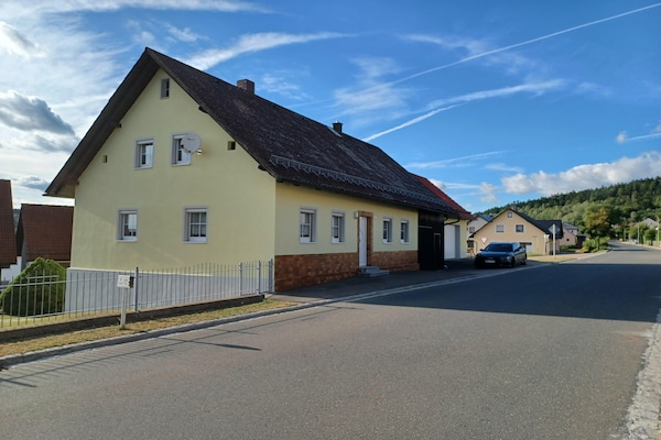 Foto van Prachtig vakantiehuis met grote tuin nabij Stadlern - ExteriorSummer