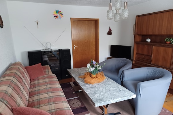 Foto van Prachtig vakantiehuis met grote tuin nabij Stadlern - LivingRoom