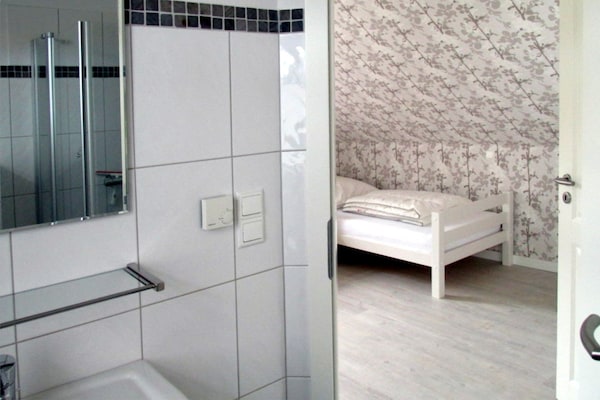 Foto van Vakantiehuis met drie badkamers in Dornumersiel - Vakantiehuis in Dornumersiel - BathRoom