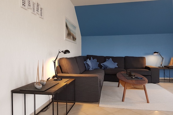 Foto van Vakantiehuis met drie badkamers in Dornumersiel - Vakantiehuis in Dornumersiel - LivingRoom