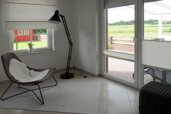 Foto van Vakantiehuis met drie badkamers in Dornumersiel - Vakantiehuis in Dornumersiel - LivingRoom