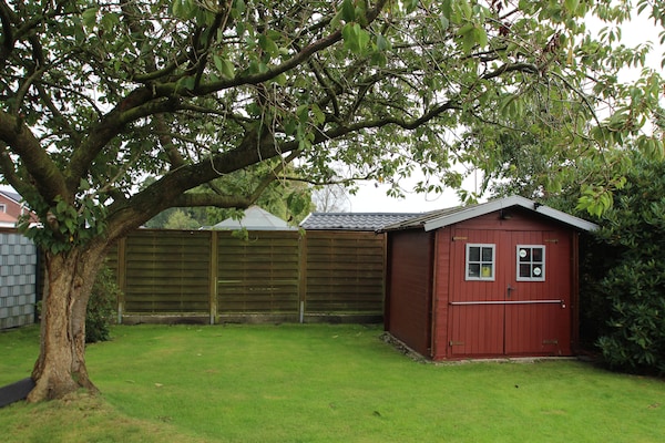 Foto van Bungalow in Berumbur, vlakbij het strand van Norddeich - GardenSummer