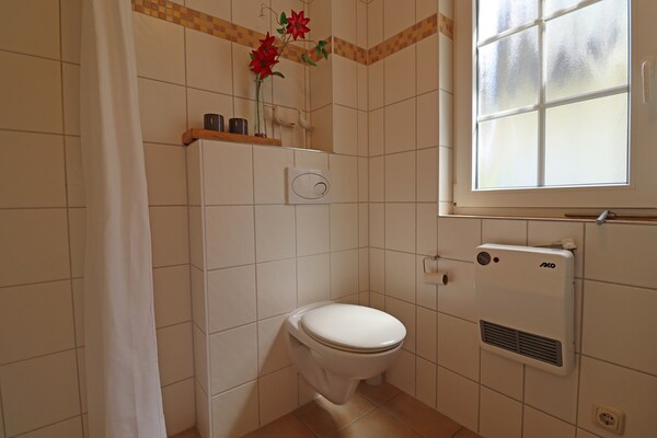 Foto van Halfvrijstaande woning Bernsteinhaus II, Trassenheide - BathRoom