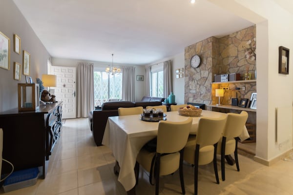 Foto van Costa Brava Familie Retreat - Vakantiehuis in Sant Feliu de Guixols - DiningRoom