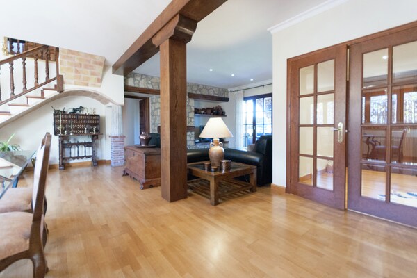 Foto van Peralada Huis met Privézwembad - Vakantiehuis in Peralada - LivingRoom