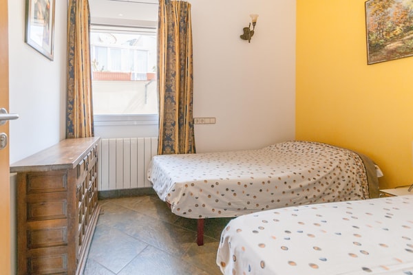 Foto van Villa aan het zwembad vlakbij de stranden - Vakantiehuis in Roses - BedRoom