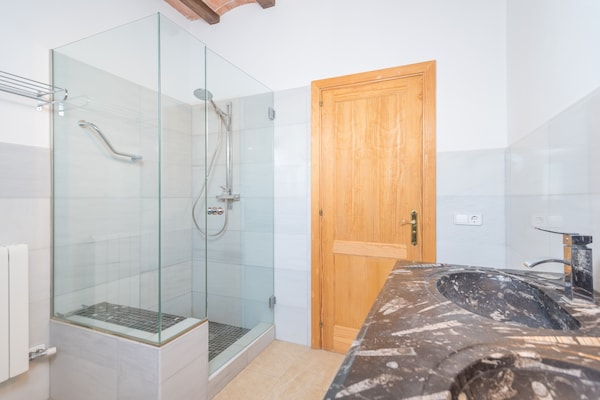 Foto van Familievilla met buitenzwembad - Vakantiehuis in MontuÏri, Illes Balears - BathRoom