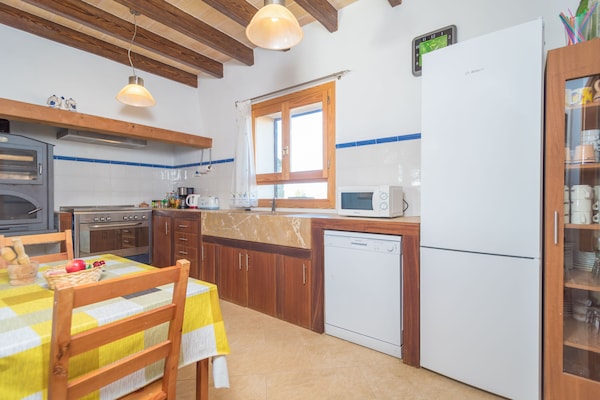 Foto van Familievilla met buitenzwembad - Vakantiehuis in MontuÏri, Illes Balears - Kitchen