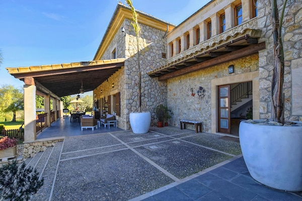 Foto van Landhuis in Ariany met privézwembad - Vakantiehuis in Ariany - TerraceBalcony