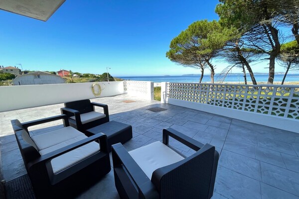 Foto van Appartement met terras aan de oceaan - Vakantiehuis in Pontevedra - TerraceBalcony