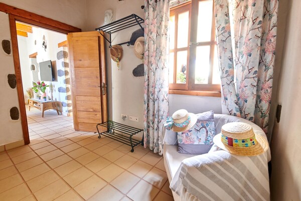 Foto van Vakantiehuis in Ingenio met privézwembad - Vakantiehuis in Ingenio - LivingRoom