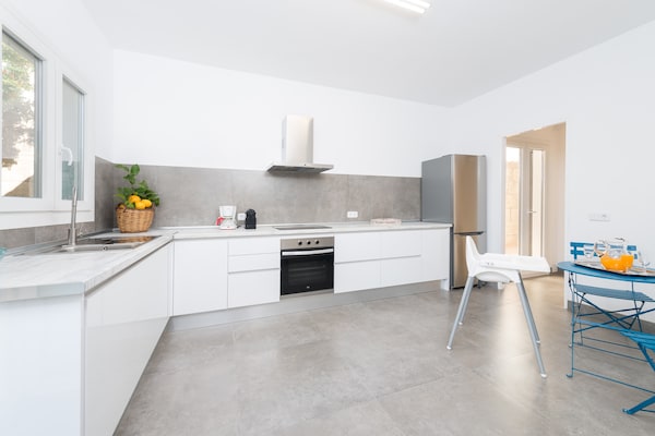 Foto van Stadswoning aan zee met tuin - Vakantiehuis in S'illot (cala Morlanda) , Illes Balears - Kitchen