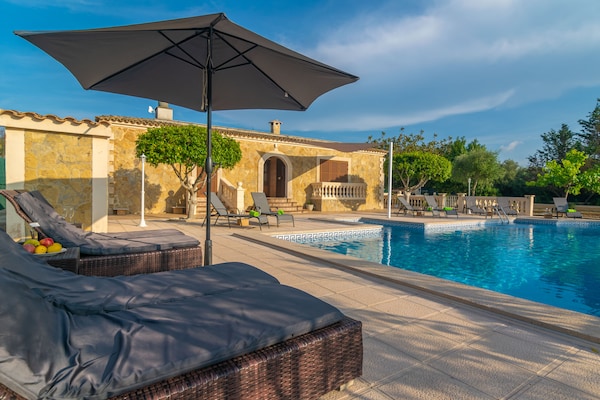 Foto van Landhuis in Capdepera met privézwembad - Vakantiehuis in Capdepera, Illes Balears - ExteriorSummer