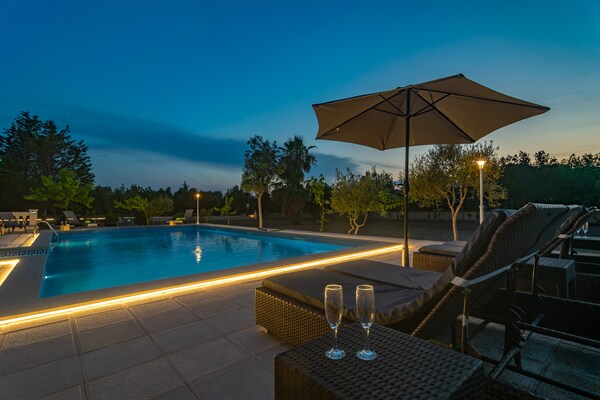 Foto van Landhuis in Capdepera met privézwembad - Vakantiehuis in Capdepera, Illes Balears - ExteriorSummer