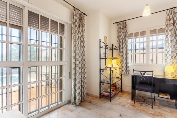 Foto van Vakantiehuis bij Sevilla met zwembad - Vakantiehuis in Sevilla - LivingRoom