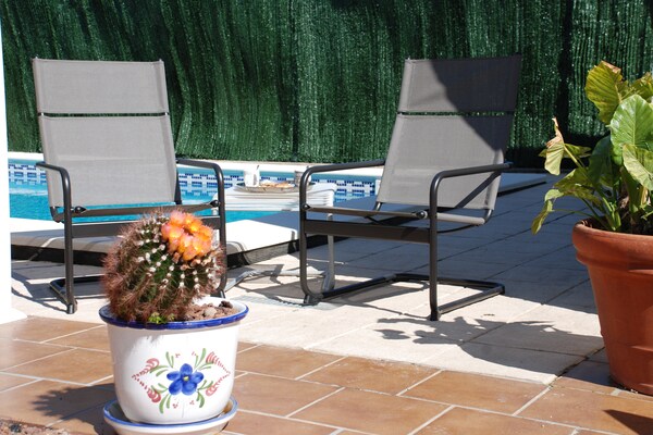 Foto van Vakantiehuis bij Sevilla met zwembad - Vakantiehuis in Sevilla - ExteriorSummer