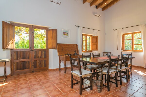Foto van Alcúdia Villa met privézwembad - Vakantiehuis in Alcúdia, Illes Balears - ExteriorSummer
