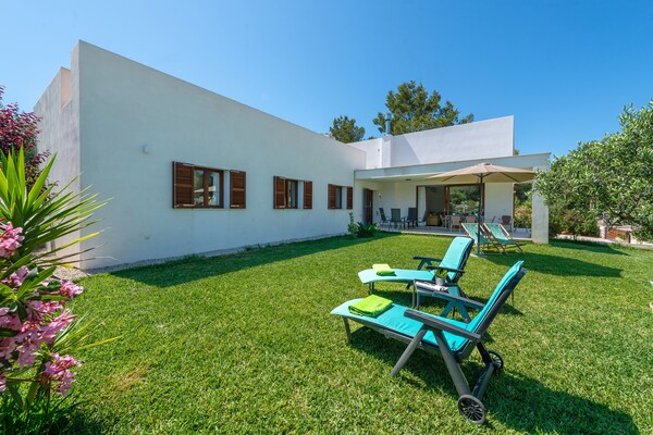 Foto van Charmant huis in de buurt van Sant Joan - Vakantiehuis in Manresa, Illes Balears - ExteriorSummer