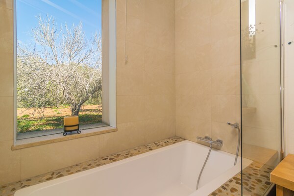 Foto van Authentieke Finca met Zoutzwembad - Vakantiehuis in Algaida, Illes Balears - ExteriorSummer