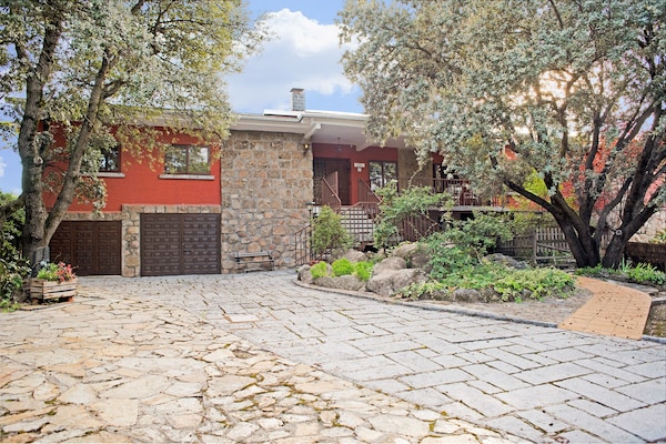 Foto van Rustige tuinschuilplaats - Vakantiehuis in Galapagar - ExteriorSummer