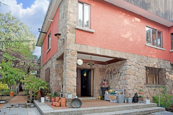 Foto van Rustige tuinschuilplaats - Vakantiehuis in Galapagar - ExteriorSummer