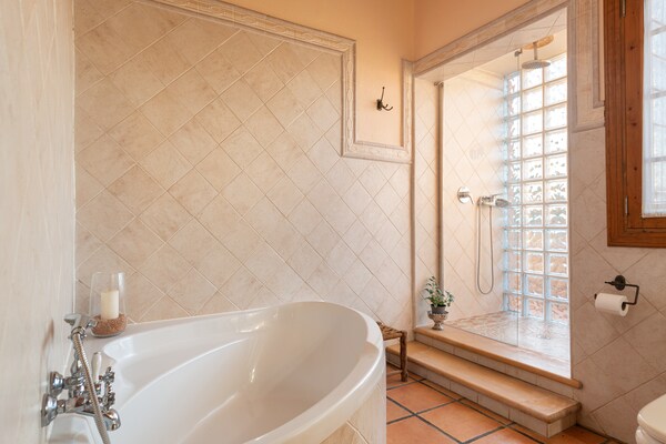 Foto van Villa in Manacor met zwembad en uitzicht - Vakantiehuis in Manacor, Illes Balears - BathRoom