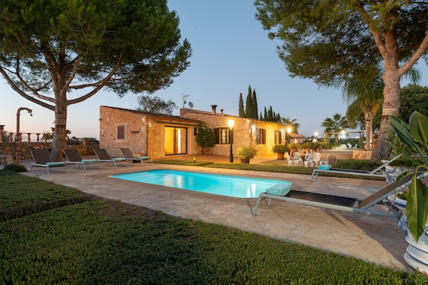 Foto van Villa in Manacor met zwembad en uitzicht - Vakantiehuis in Manacor, Illes Balears - ExteriorSummer