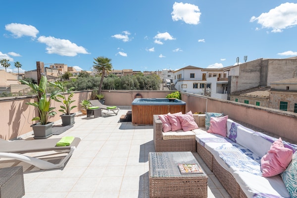 Foto van Huis in María met Zwembad & Jacuzzi - Vakantiehuis in , Illes Balears - TerraceBalcony