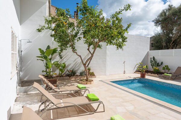 Foto van Huis in María met Zwembad & Jacuzzi - Vakantiehuis in , Illes Balears - PoolOfHouse