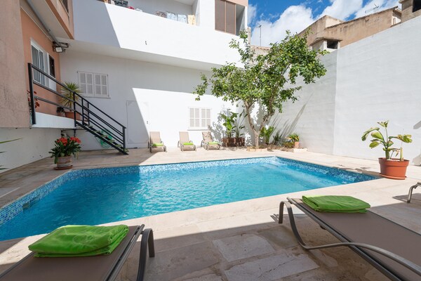 Foto van Huis in María met Zwembad & Jacuzzi - Vakantiehuis in , Illes Balears - PoolOfHouse