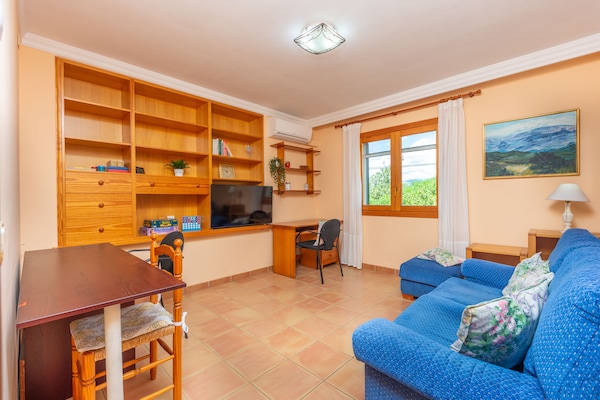 Foto van Villa aan het zwembad op Mallorca - Vakantiehuis in , Illes Balears - LivingRoom
