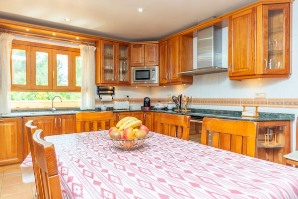 Foto van Villa aan het zwembad op Mallorca - Vakantiehuis in , Illes Balears - DiningRoom