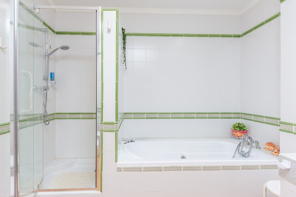 Foto van Villa aan het zwembad op Mallorca - Vakantiehuis in , Illes Balears - BathRoom