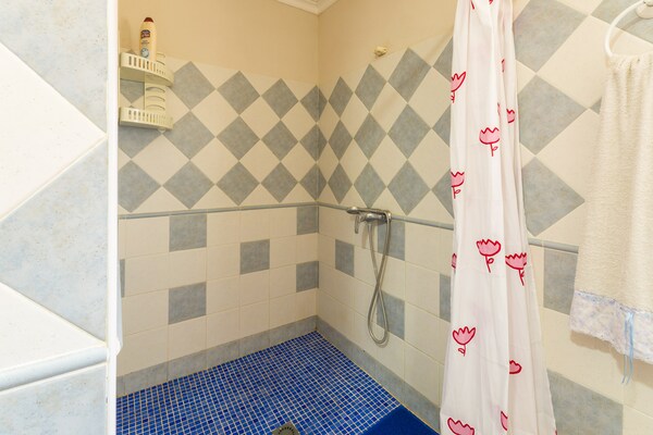 Foto van Villa in Llutxent met Privézwembad en BBQ - Vakantiehuis in Llutxent, Valencia - 