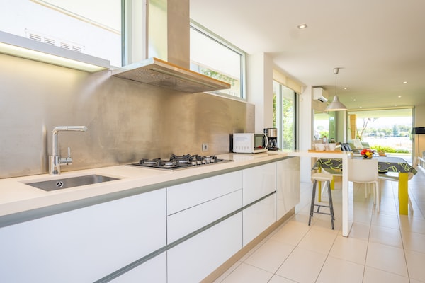 Foto van Appartement in Alcúdia met Zeezicht & BBQ - Vakantiehuis in Es Barcarès -alcúdia-, Illes Balears - Kitchen