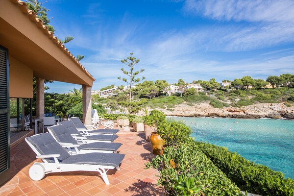 Foto van Villa in Cala Mandia met privétoegang tot zee - Vakantiehuis in Cala Mandia, Illes Balears - ExteriorSummer