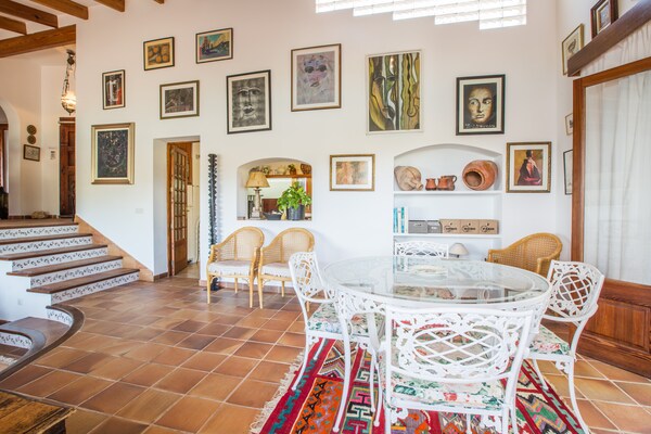 Foto van Villa in Cala Mandia met privétoegang tot zee - Vakantiehuis in Cala Mandia, Illes Balears - ExteriorSummer