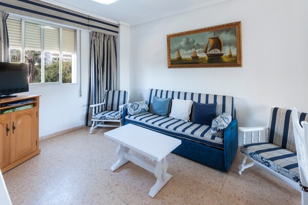 Foto van Appartement in Playa Gandía met Zwembad - Vakantiehuis in Playa De Gandia, Valencia - LivingRoom