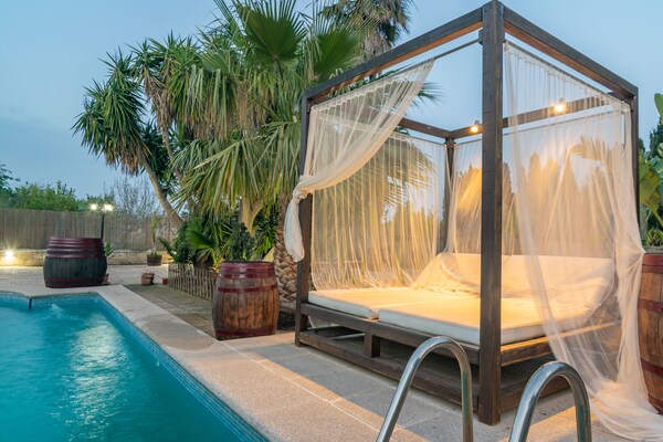 Foto van Villa in Binissalem met Zoutwaterzwembad - Vakantiehuis in Binissalem, Illes Balears - 