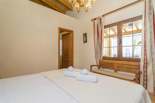 Foto van Villa in Binissalem met Zoutwaterzwembad - Vakantiehuis in Binissalem, Illes Balears - BedRoom