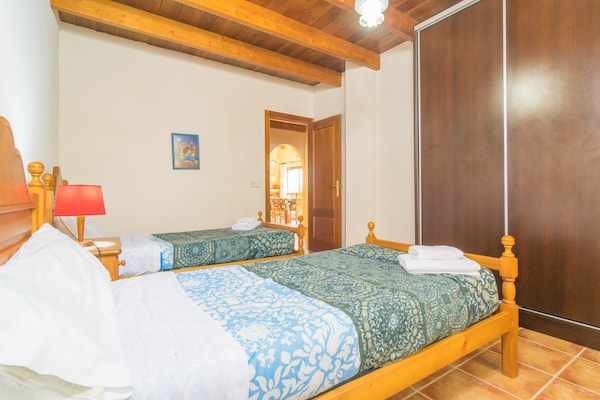 Foto van Villa in Binissalem met Zoutwaterzwembad - Vakantiehuis in Binissalem, Illes Balears - BedRoom