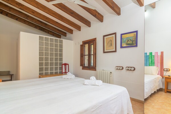 Foto van Sineu Retreat met zwembad - Vakantiehuis in Sineu, Illes Balears - BedRoom