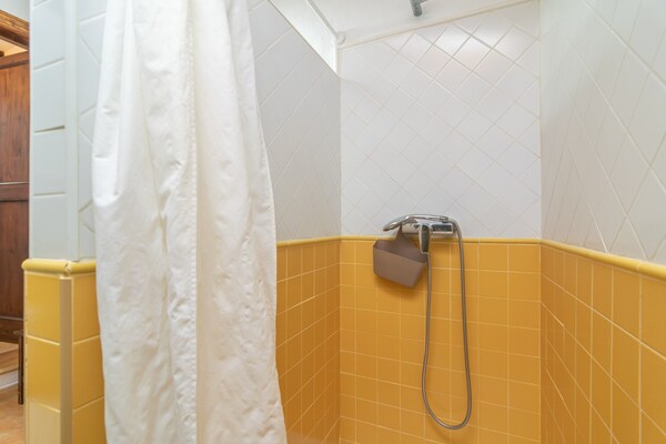 Foto van Sineu Retreat met zwembad - Vakantiehuis in Sineu, Illes Balears - BathRoom
