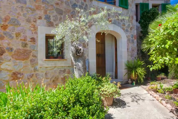 Foto van Huis in Valldemossa bij Tramuntana - Vakantiehuis in Valldemossa, Illes Balears - AreaSummer1KM