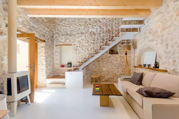 Foto van Charmant toevluchtsoord met uitzicht op de bergen - Vakantiehuis in Mancor De La Vall, Illes Balears - LivingRoom