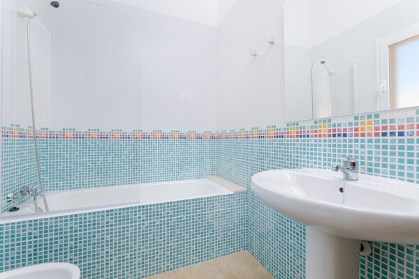 Foto van Vreedzame bergretraite - Vakantiehuis in S'estanyol (colònia De Sant Pere), Illes Balears - BathRoom