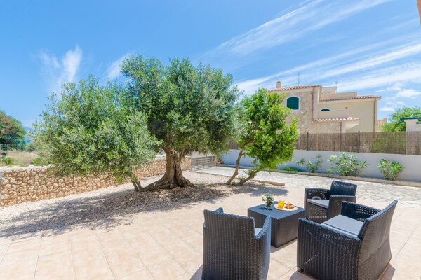Foto van Vreedzame bergretraite - Vakantiehuis in S'estanyol (colònia De Sant Pere), Illes Balears - TerraceBalcony