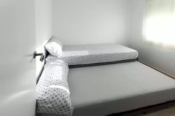 Foto van Modern rijtjeshuis aan zee - Vakantiehuis in Oliva Nova, Valencia - BedRoom