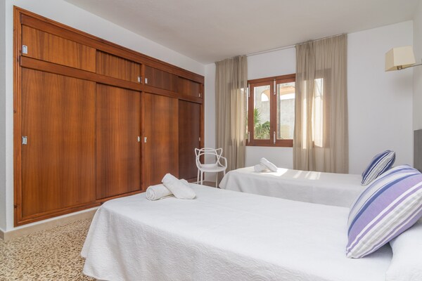 Foto van Chalet in Playa de Muro bij het Strand - Vakantiehuis in Platja De Muro, Illes Balears - 